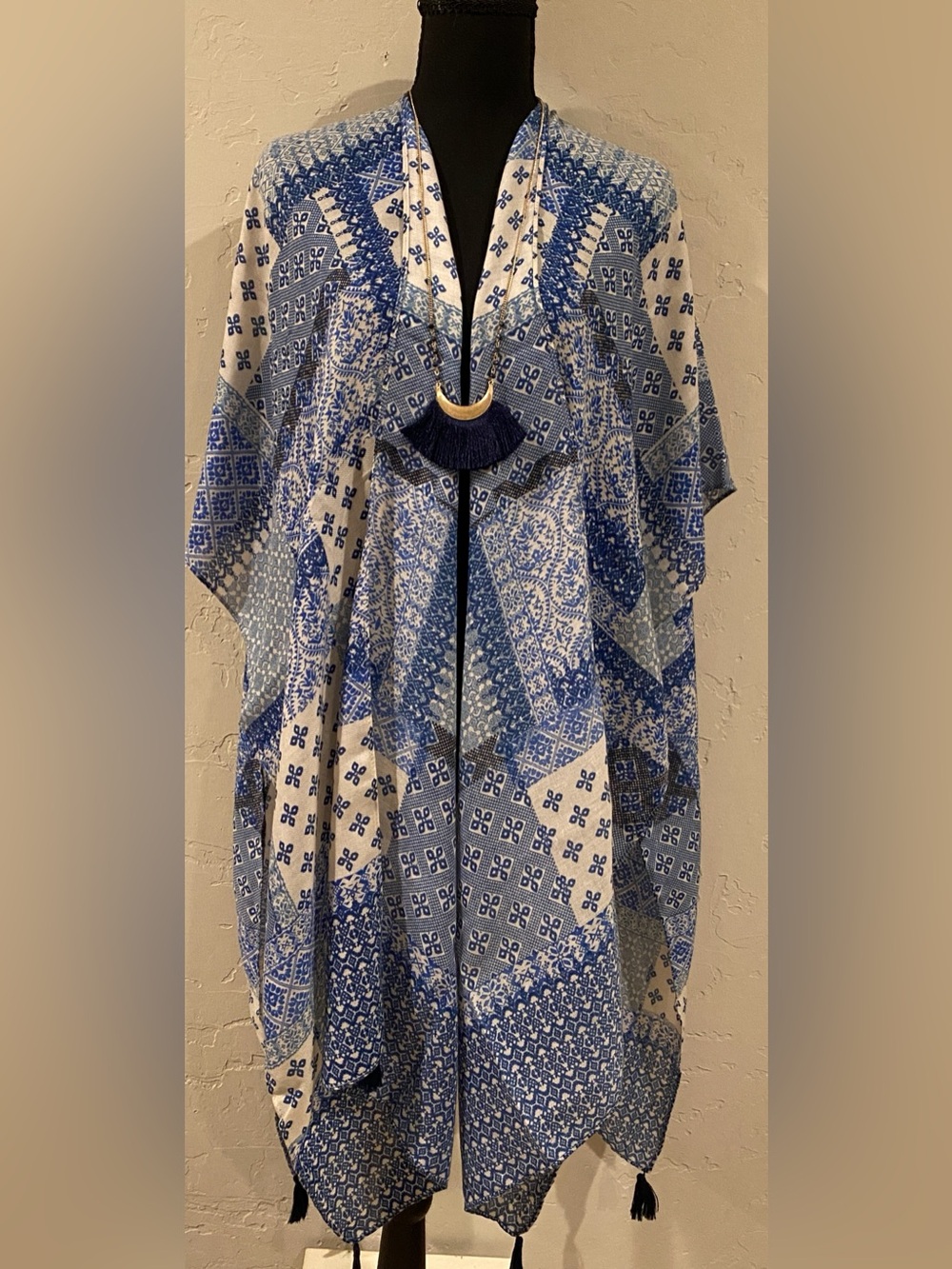 Blue & White Printed Kimono with Navy Tassel necklace and earrings set. NWT